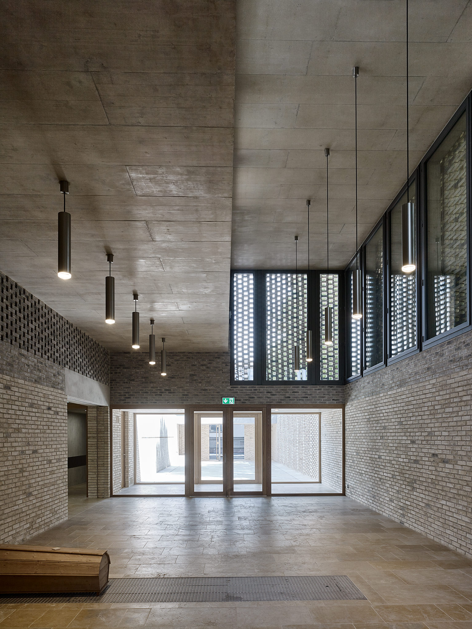 E17642 Alpa 066684 SCREEN 170828